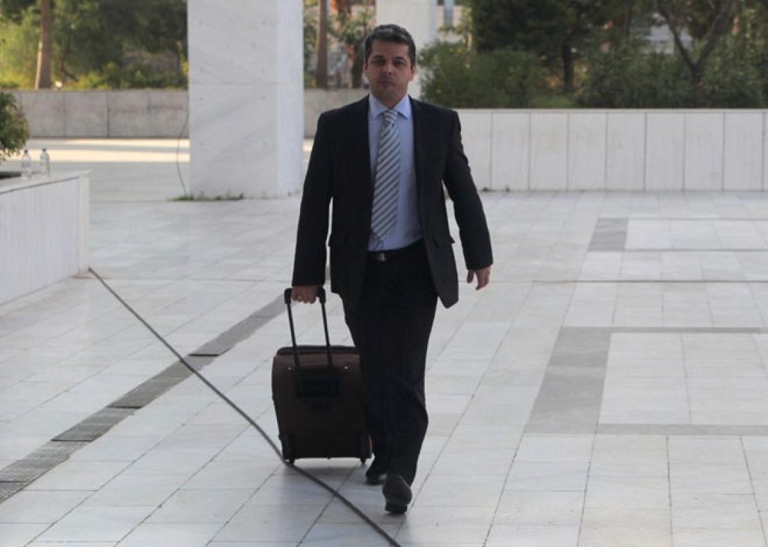 Απομακρύνθηκαν από την πλατεία Συντάγματος ο Σύροι πρόσφυγες