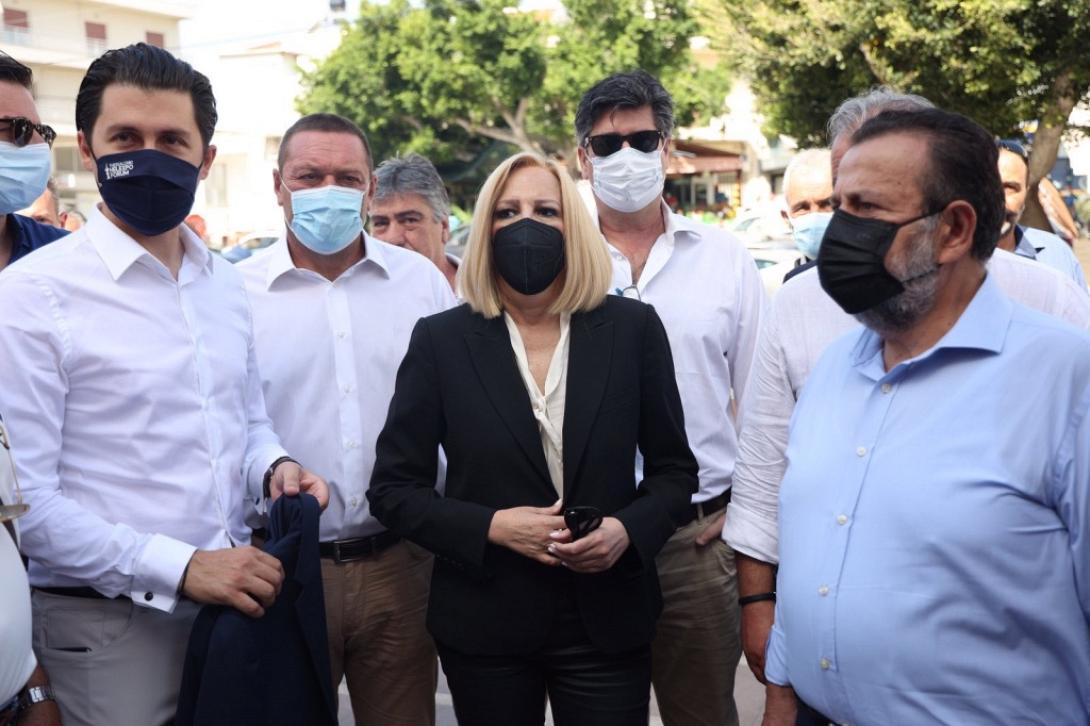 Η Φ.Γεννηματά με τον βουλευτή του ΚΙΝΑΛ Β. Κεγκέρογλου και τον εκπρόσωπο τύπου του κόμματος Παύλο Χρηστίδη