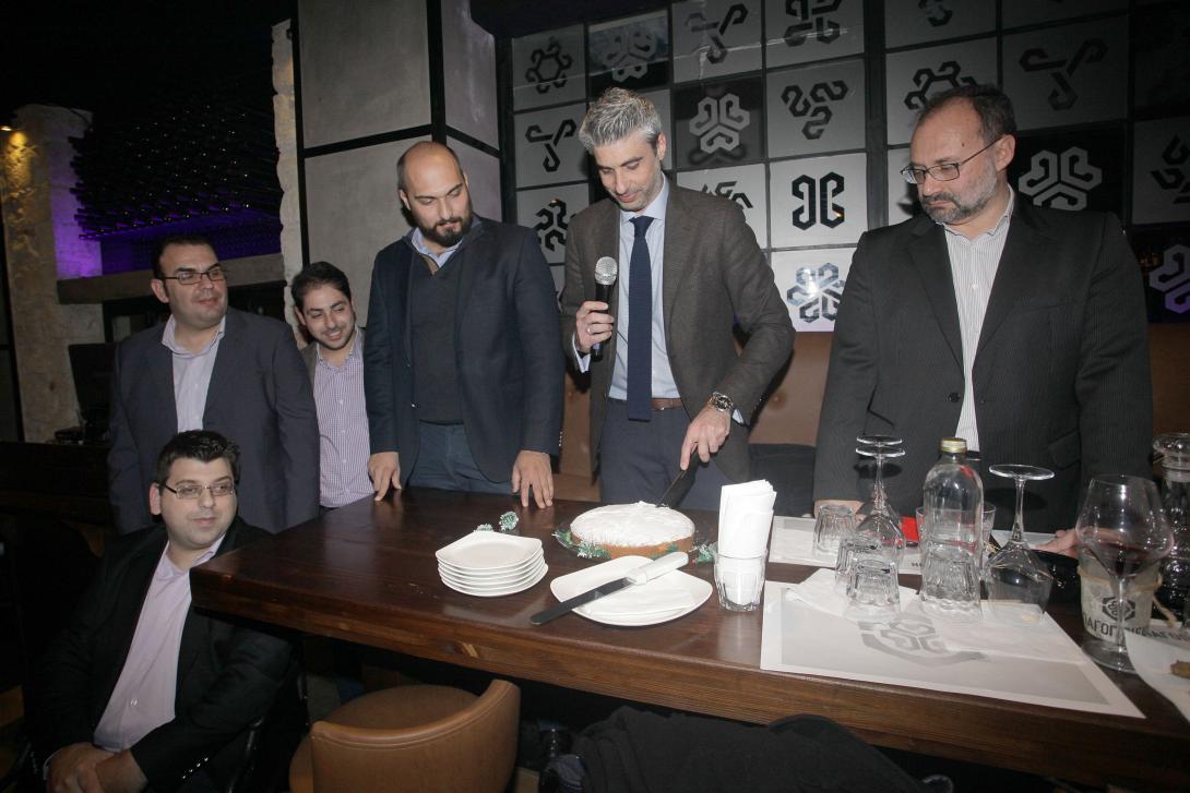 ΚΟΠΗ  ΠΙΤΑΣ ΟΙΚΟΝΟΜΟΛΟΓΩΝ