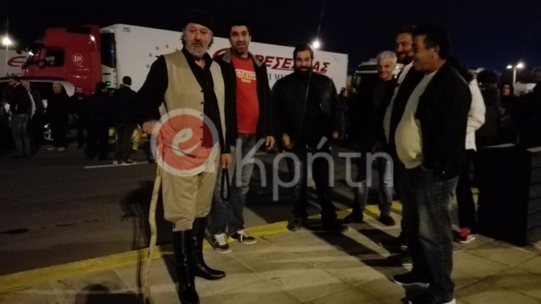 αγροτες λιμανι.jpg