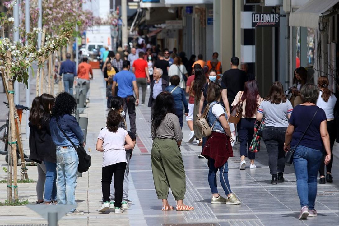 Πολύς κόσμος σήμερα στην αγορά