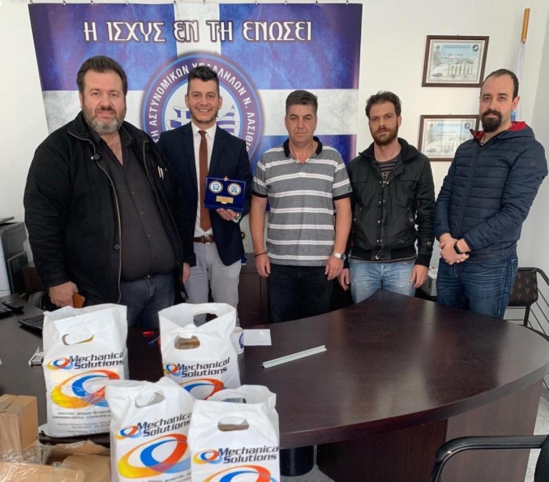 Η διοικηση της Ένωσης Αστυνομικών Υπαλλήλων παραλαμβάνει το υγεινομικο υλικό