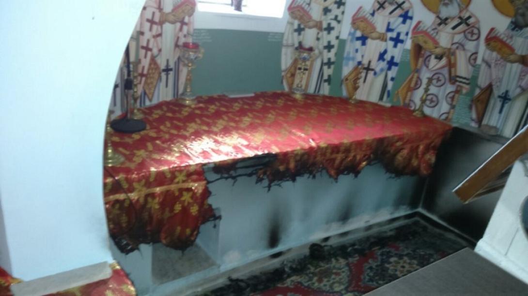 ιεροσυλοι εκκλησια.jpg