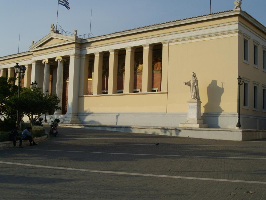 Έκλεισε το Πανεπιστήμιο Αθηνών ο πρύτανης