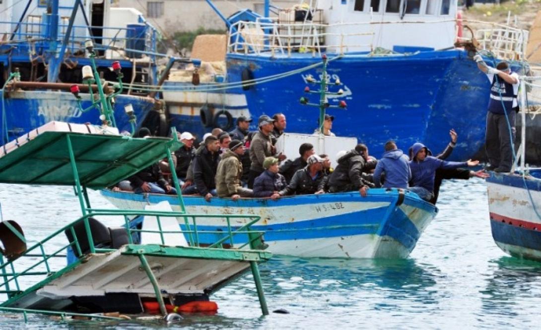 Πλοίο με 250 μετανάστες βυθίστηκε ανοικτά των ακτών της Λιβύης