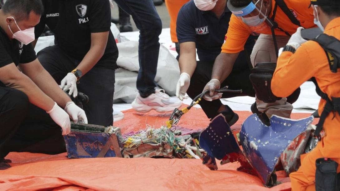 Ινδονησία - τραγωδία - Φωτογραφία: AP Photo/Tatan Syuflana