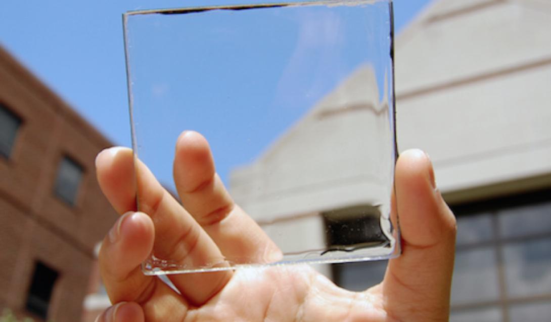 Νέος τύπος ηλιακών πάνελ που τοποθετείται απευθείας πάνω στο παράθυρο!