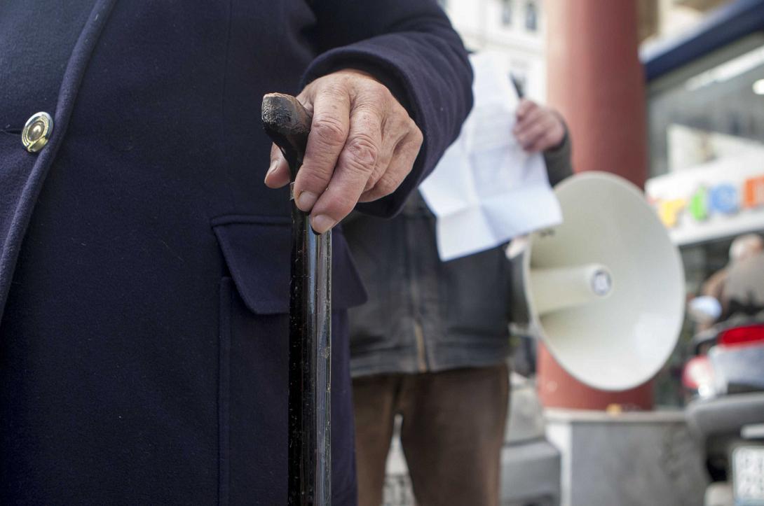 Σύνταξη στους ανασφάλιστους υπερήλικες