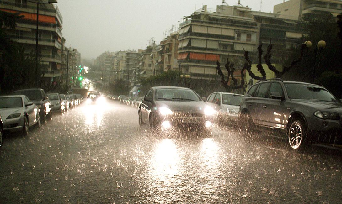 Αποκαθίστανται τα προβλήματα από την κακοκαιρία στην Αττική