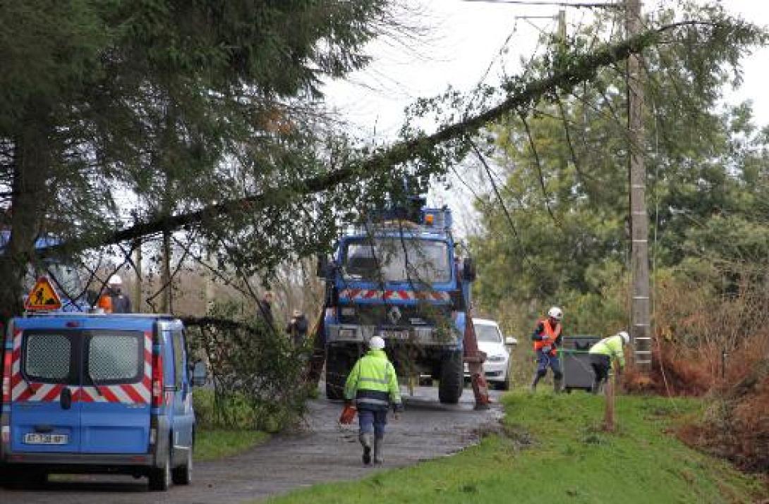 Φονική κακοκαιρία στη Γαλλία με τρεις νεκρούς 