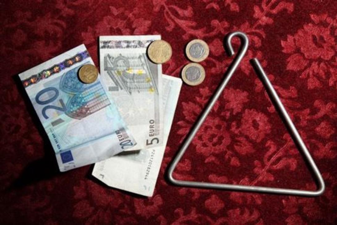 Δεν άφησαν ούτε ευρώ από τα παιδιά που έλεγαν τα κάλαντα στην Αττική