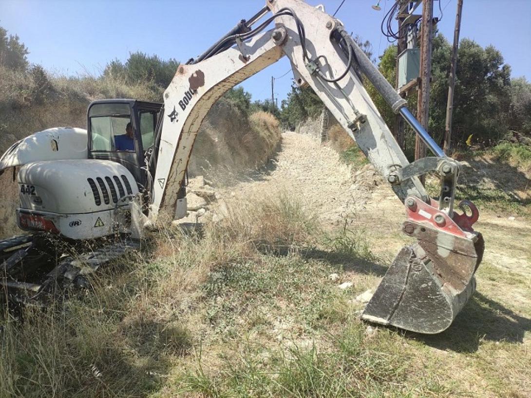 Άνω Καλέσα - εργασίες ασφαλτόστρωσης στο Αστρίτσι