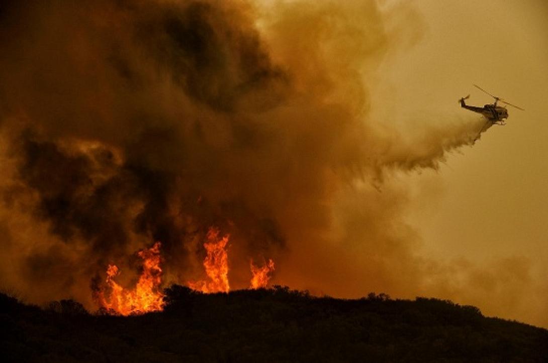 Μεγάλες πυρκαγιές απειλούν δεκάδες σπίτια στην Καλιφόρνια