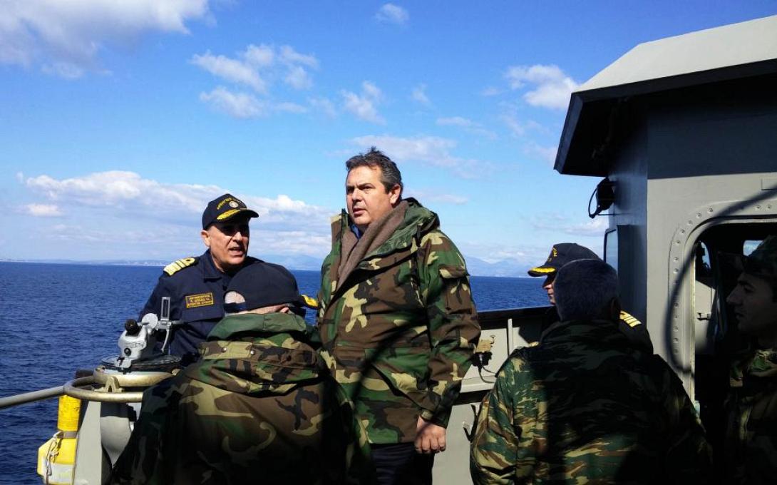 καμμενος στολες.jpg