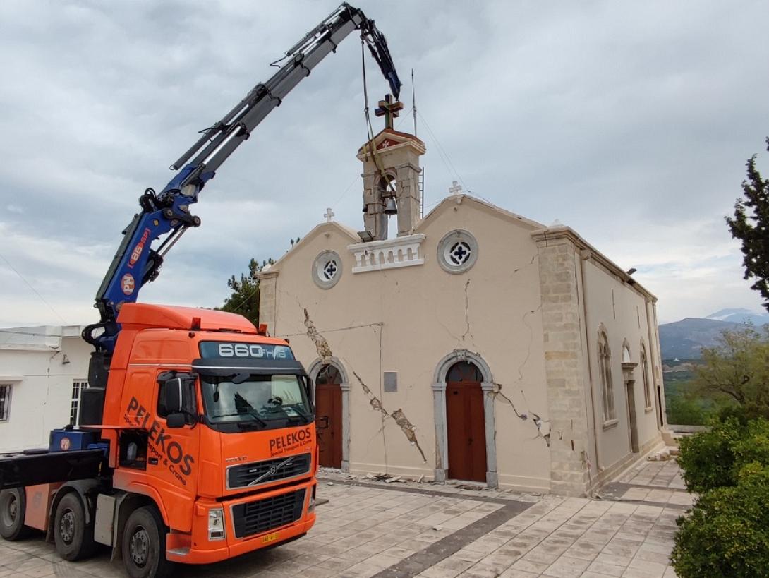 Η αποκαθήλωση του καμπαναριού