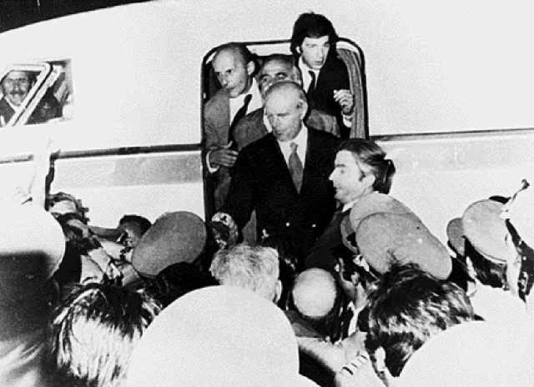 24 Ιουλίου 1974: Η επιστροφή του Καραμανλή στην Ελλάδα
