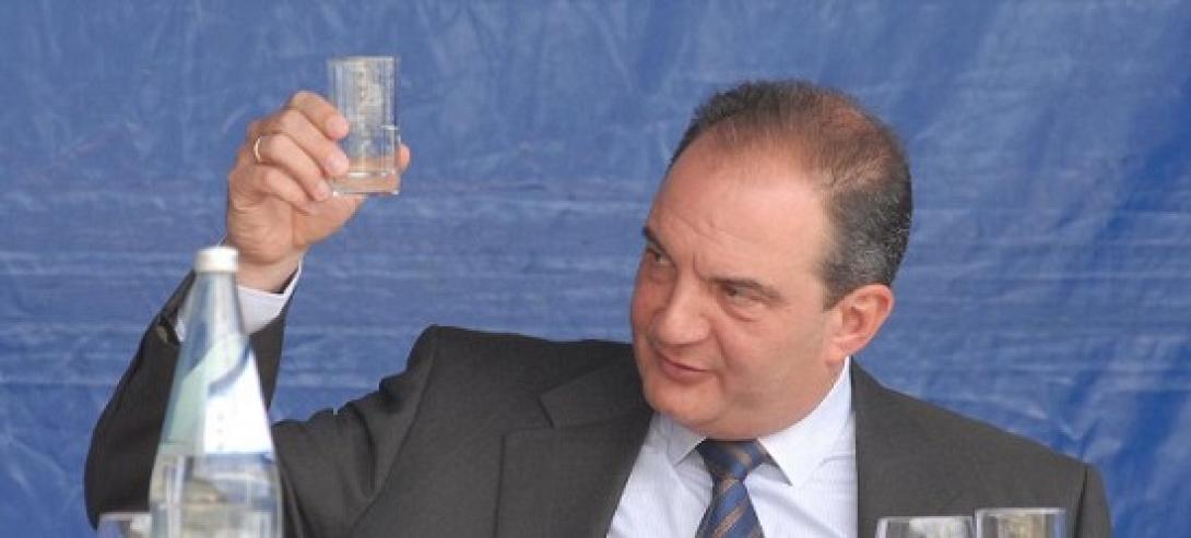 Ενδυματολογικό στυλ... ΣΥΡΙΖΑ από τον Κώστα Καραμανλή