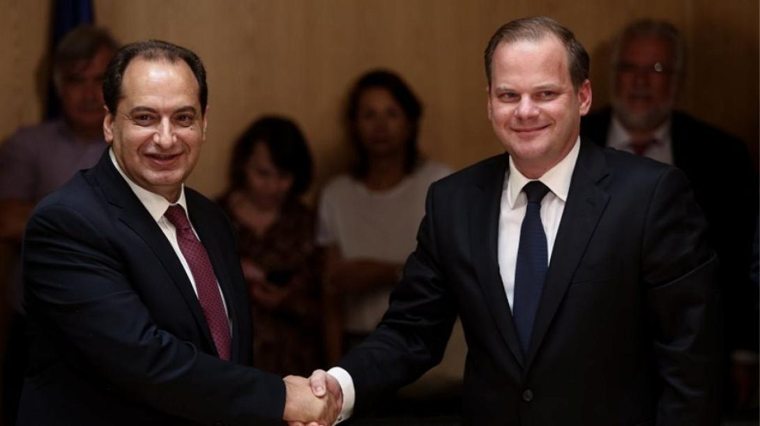 καραμανλης σπιρτζης.jpg