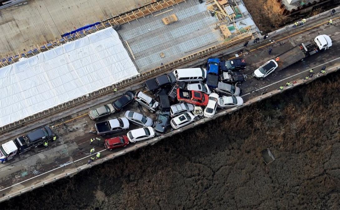 Απίστευτες εικόνες από την καραμπόλα 69 αυτοκινήτων στη Βιρτζίνια