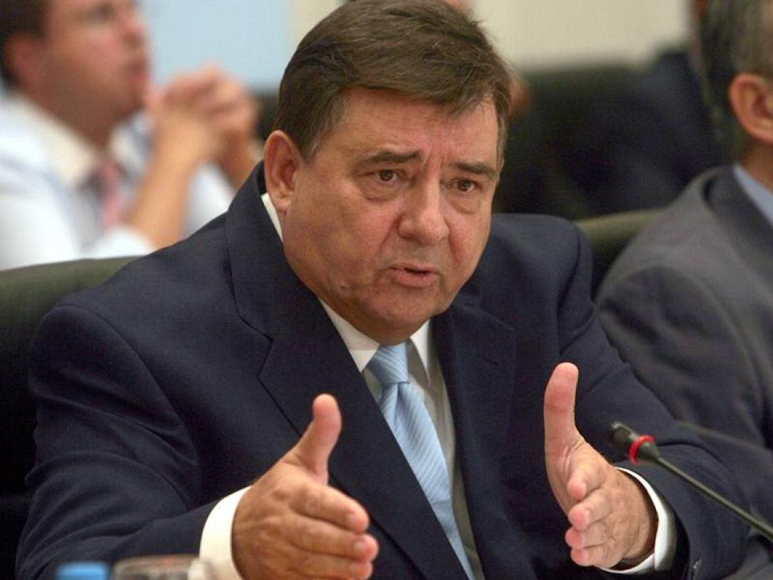 Καρατζαφέρης: Όποιος θέλει να παραμείνει στη μηχανή του κιμά να ψηφίσει ΝΔ, ΠΑΣΟΚ, Ελιά, Αριστερά 