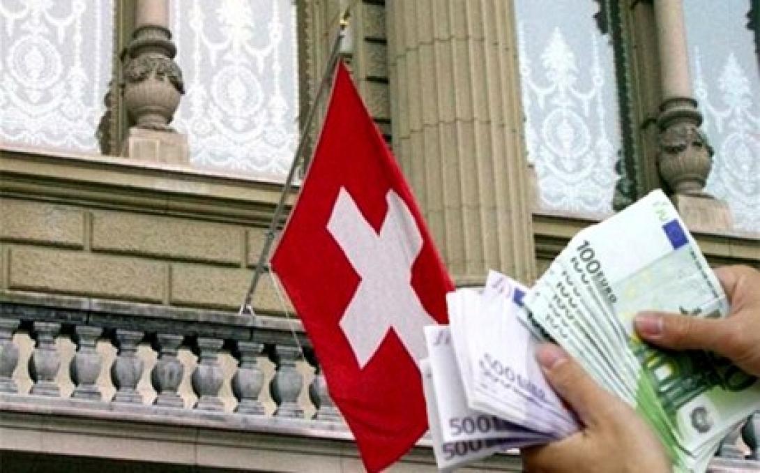 Στην Ελβετία ο Μαυραγάνης για τη φορολόγηση των καταθέσεων Ελλήνων πολιτών
