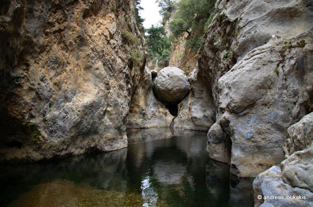 Το Φαράγγι του Χαυγά και η υπέροχη λίμνη του Νεραϊδοκόλυμπου