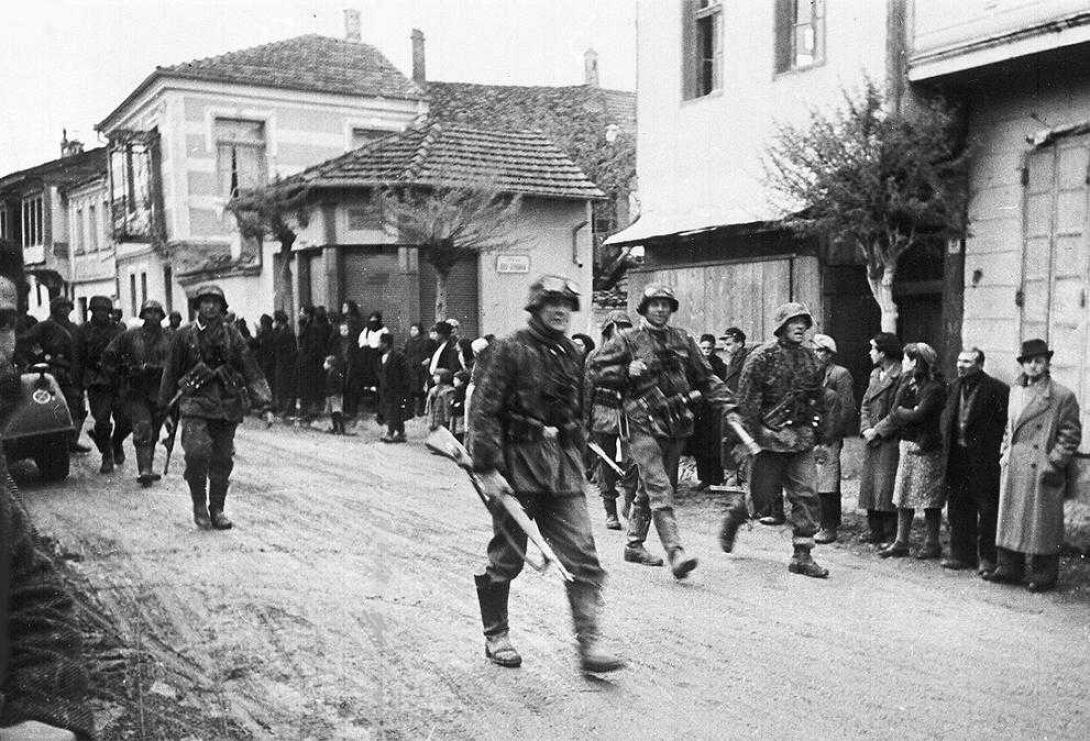Ετοιμάζουν ελληνογερμανικό βιβλίο ιστορίας που θα &quot;απαλύνει&quot; τις θηριωδίες  του Γ&#039; Ράιχ!