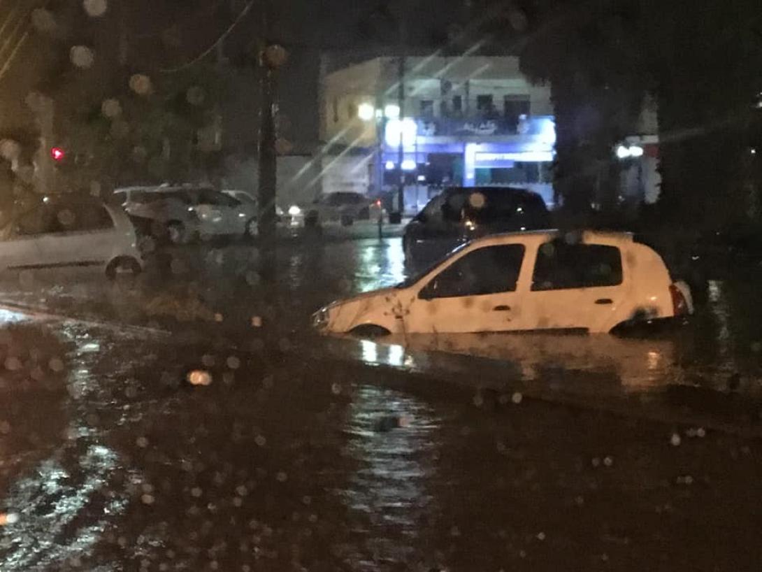 Λίγα λεπτά βροχής ήταν αρκετά...Φωτογραφία: Μιχάλης καλούδης