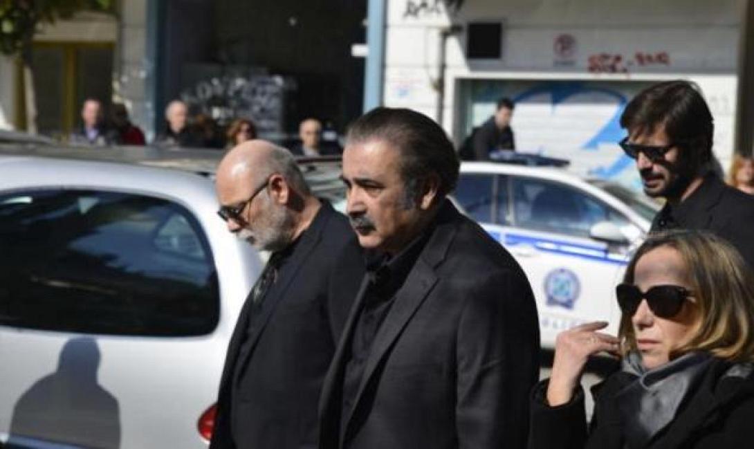 Το τελευταίο αντίο στη μητέρα του Λάκη Λαζόπουλου