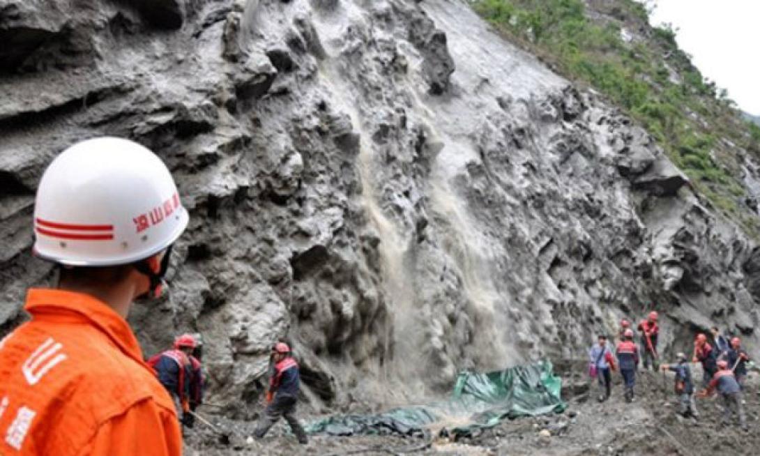 κίνα κατολισθήσεις