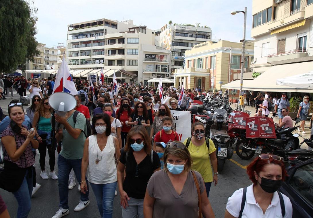 Στους δρόμους οι εκπαιδευτικοί και στο Ηράκλειο