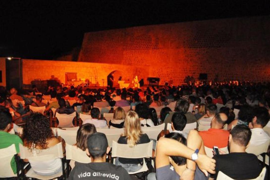 &quot;Ένα τραγούδι που ξετρελάθηκε&quot; στο κηποθέατρο Μ. Χατζιδάκις
