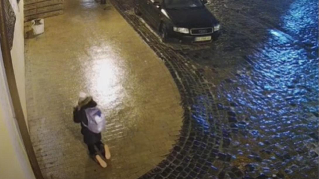 παγωμενο πεζοδρομιο