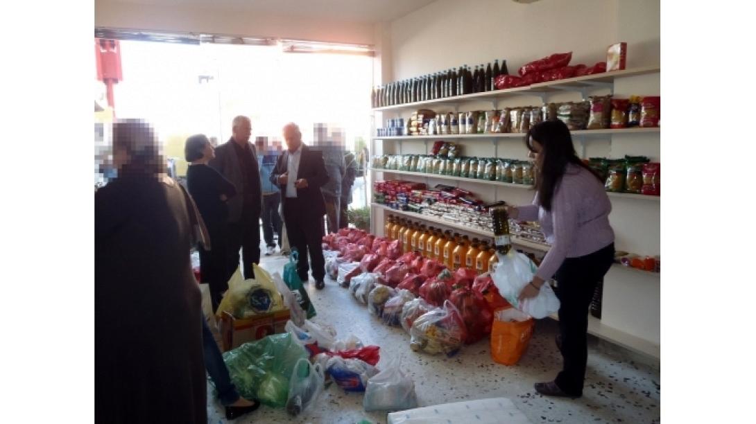 Κάλαντα για τους άπορους,  από τον πολιτιστικό σύλλογο της Μονής