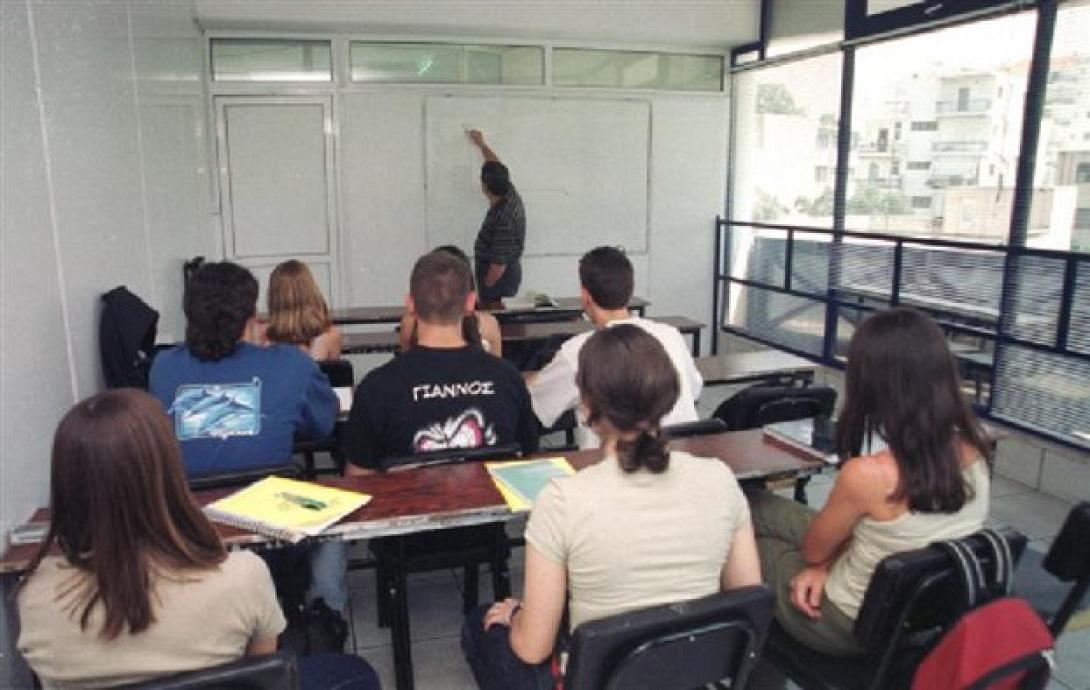 Η αντιδήμαρχος Παιδείας με τους καθηγητές του κοινωνικού φροντιστηρίου