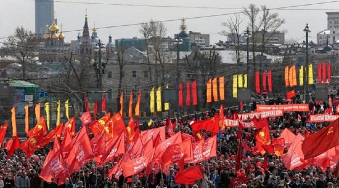 Η Κόκκινη Πλατεία γέμισε από 100.000 διαδηλωτές για την Πρωτομαγιά