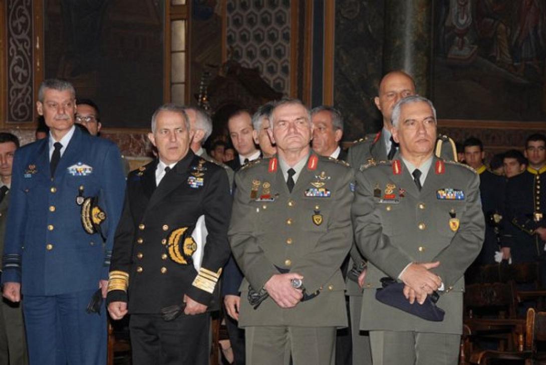 Κρίσεις στις Ένοπλες Δυνάμεις - Παραμένει ο Κωσταράκος και ο Κρητικός Αρχηγός του ΓΕΝ