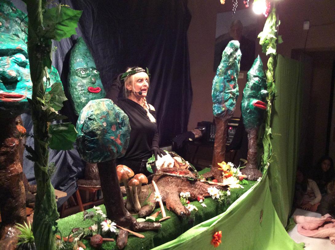 κουκλοθέατρου στη Δημοτική Βιβλιοθήκη Μαλεβιζίου