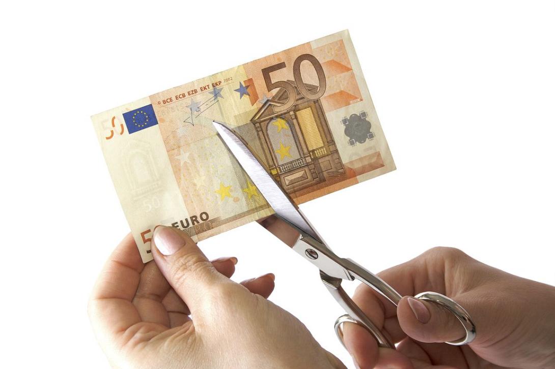 Γάλλος τραπεζίτης ζητά να &quot;κουρευτεί&quot; κατά 50% το ελληνικό χρέος