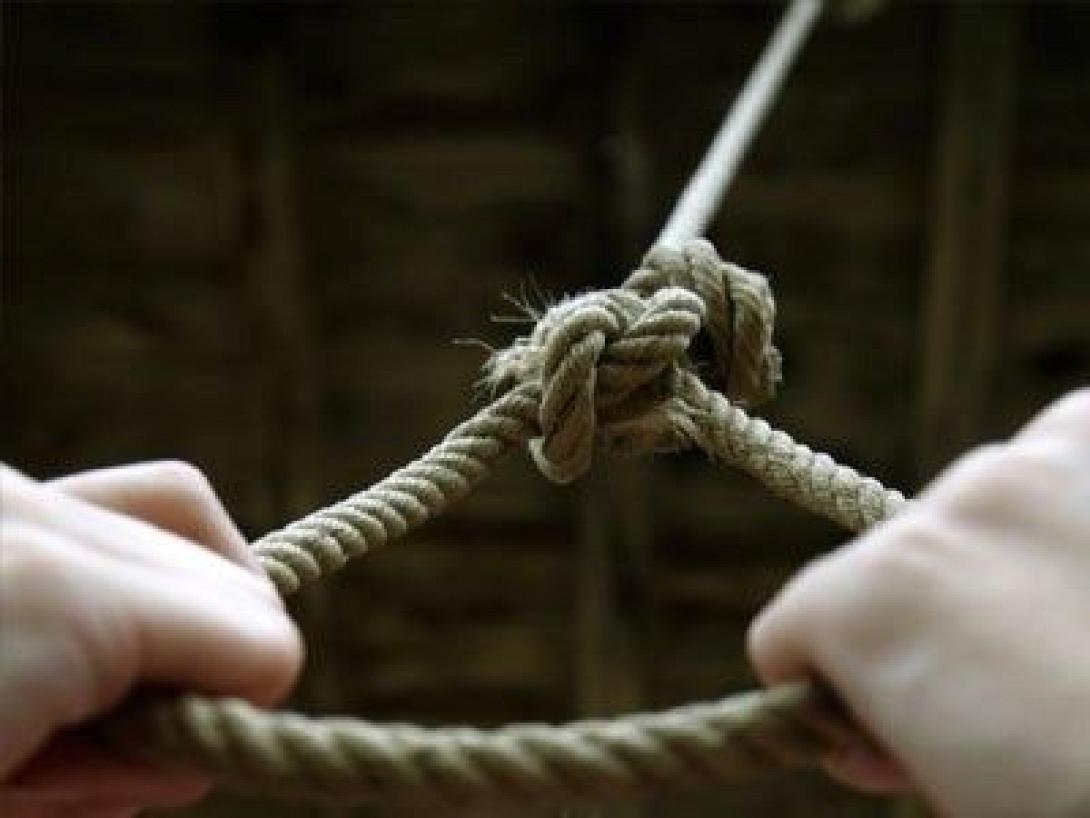 Αυτοκτονία στο Ηράκλειο - Μάγειρας βρέθηκε κρεμασμένος έξω από το σπίτι του στη Χερσόνησο