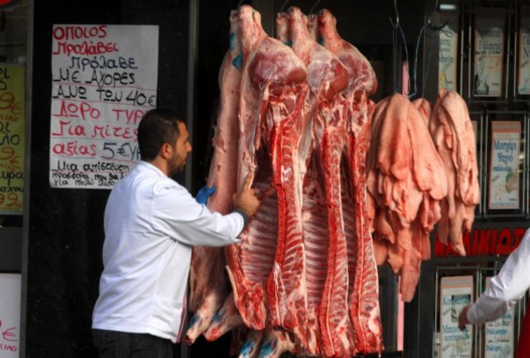 Φουλάρουν τα κρεοπωλεία του Ηρακλείου με κρέας εν όψει Χριστουγέννων 