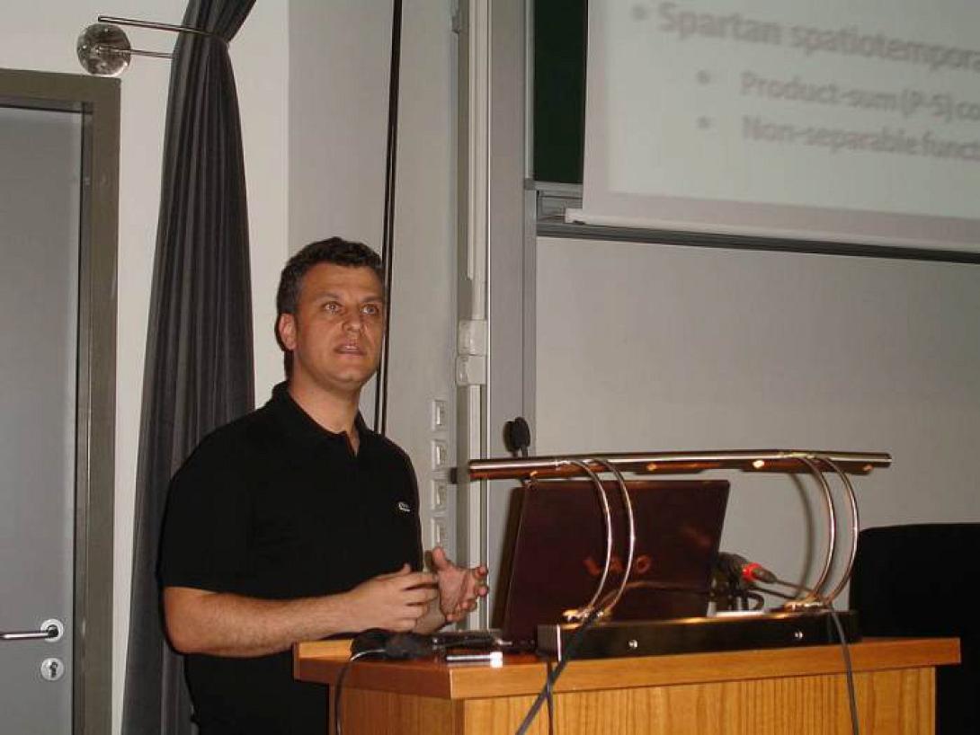 kritikosepistimonas.jpg