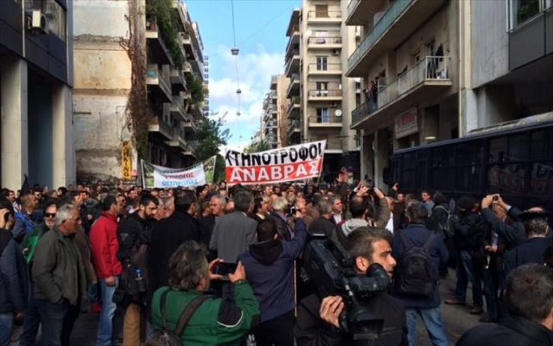 Χημικά στη συγκέντρωση διαμαρτυρίας των κτηνοτρόφων στην Αθήνα