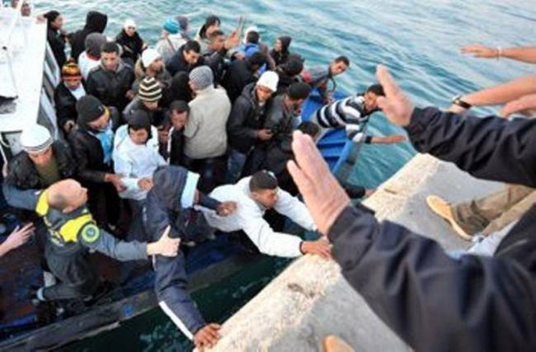Δεκάδες νεκροί μετανάστες ανοιχτά της Λαμπεντούζα