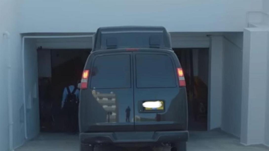 κατασκοπευτικο βαν.jpg