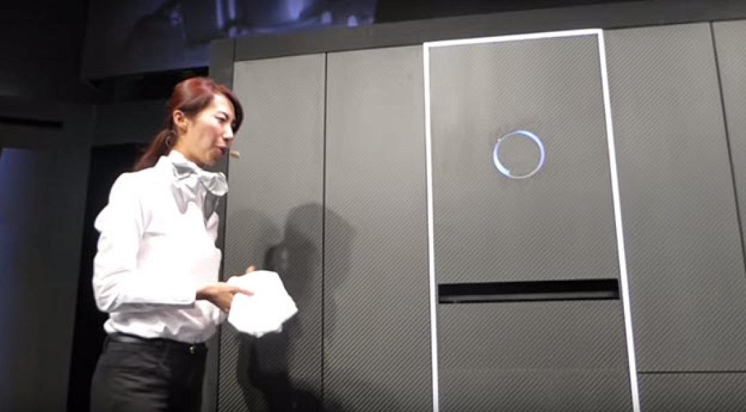 laundroid-machine.jpg