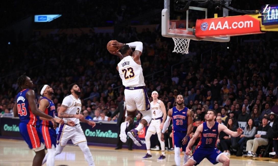 Λεμπρόν Τζέιμς.jpg