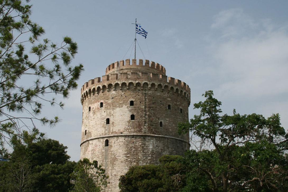 &#039;Ανδρας απειλεί να ανατιναχθεί στο Λευκό Πύργο
