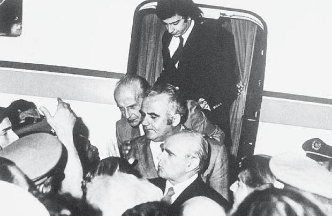 Κοίτα Μιχάλη μου το χάλι μου και πάρτο απόφαση, βρες πρόφαση !!!
