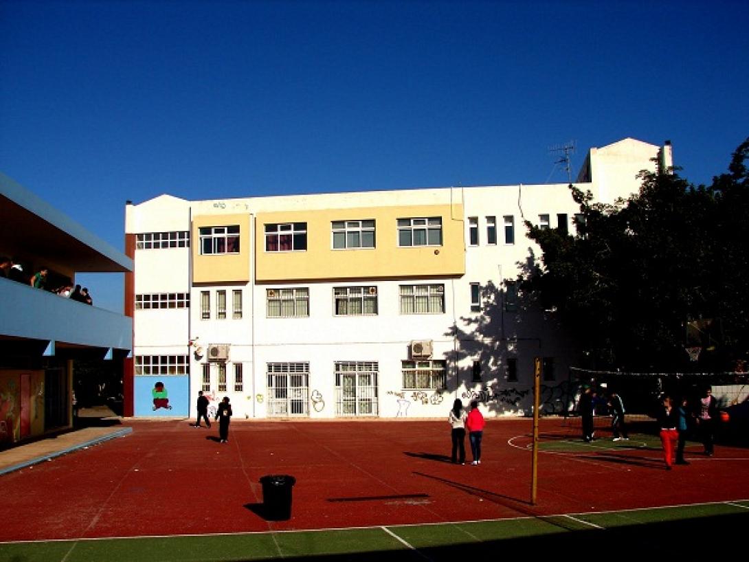Εθελοντική αιμοδοσία από τους μαθητές του Γενικού Λυκείου της Ν. Αλικαρνασσού